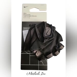 Nike Women's Gym Elemental Training Gloves Size Medium - Black